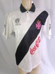 Camisa de futebol do Clube de Regatas Vasco da Gama 1993 - Patrocinio esportivo Finta e principal Coca Cola - Tamanho P fabricada no Brasil - Mede 57cm de cintura x 74cm nas costas. O escudo, finta e numeração perderam coloração