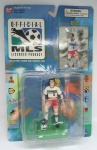 Figura Bandai MLS  John Harkes + card  DC United - # 6  1996 -  9cm  produto oficial -  item de coleção na cartela lacrada