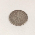 Rara medalha Comemorativa ao Tricampeonato de Futebol, havido no México em 1970 - BRASIL TRICAMPEÃO do Campeonato Mundial de Futebol - Copa Jules Rimet. Mede aprox. 2,2 cm de diâmetro, com o símbolo da Taça  JULES RIMET e o brasão da CBD. Acredito ser de prata (não localizei o contraste).