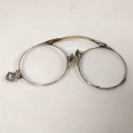 ANTIGO ÓCULOS Pince-nez, dobrável de bolso ou para pendurar.