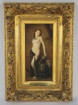 GUSTAVE BOULANGER (1824-1888)  ESCRAVOS Á VENDA NO MERCADO ROMANO. OSM. ASSINADO CANTO SUPERIOR ESQUERDO. OBRA ORIENTALISTA DESSE IMPORTANTE ARTISTA DO SEC. XIX QUE IMORTALIZOU SUA OBRA NO FOYER DE LA DANSE NA  ÓPERA GARNIER EM PARIS (1875) E COM UMA ENORME PINTURA DE TETO CHAMADA ALEGORIA DA MÚSICA NO ALTO DO PALCO DA ÓPERA DE MONTE CARLO (1879). ESTÃO REPRESENTADOS UMA ESCRAVA BRANCA EM POSIÇÃO SENSUAL, APRESENTANDO-SE SEMINUA RECOSTADA A PAREDE. CINGI TABULETA PRESA AO PESCOÇO ONDE ESTÃO DESCRITAS SUAS VIRTUDES PARA VENDA. AO LADO DA ESCRAVA ESTÁ SENTADO O TRAFICANTE QUE A VENDE, UM BEDUÍNO NEGRO. O CORPO DA MULHER BRANCA É APRESENTADOS DE FORMA MUITO SENSUAL E VOLUPTUOSA, SERIA MAIS FANTASIA ORIENTALISTA E COMPLACENTE DO QUE DENÚNCIA A SITUAÇÃO DE ESCRAVIDÃO, APESAR DA FIGURA PROPOSITALMENTE RIDICULARIZADA DO TRAFICANTE DE ESCRAVOS ACOCORADO AO SEU LADO. EM OUTRAS OBRAS, BOULANGER TAMBÉM TEVE PRAZER EM ENCENAR O CONTRASTE DA COR DOS CORPOS, BEM COMO EM ENFATIZAR A NUDEZ E A SENSUALIDADE FEMININA. BOULANGER TRABALHOU EM 1855 PARA O PRÍNCIPE NAPOLEÃO DECORANDO SEU PALÁCIO INSPIRADO NAS VILLAS DE POMPÉIA, ESPECIALMENTE NA VILLA DE DIOMEDES. SEGUNDO A OPINIÃO DO PRÓPRIO ARTISTA SÃO SUAS OBRAS MAIS BONITAS, O PALÁCIO FOI INAUGURADO COM A PRESENÇA DO IMPERADOR E DA IMPERATRIZ DA FRANÇA.  BELAMENTE EMOLDURADA COM ARREMATE EM OURO BRUNIDO. VIDE NOS CRÉDITOS EXTRAS DESSE LOTE UMA FOTOGRAFIA DE BOULANGER TRABALHANDO EM SEU ATELIER EM PARIS. FRANÇA, FINAL DO SEC. XIX. 38 X 26 CM  ( CONSIDERARANDO O TAMANHO DA MOLDURA)NOTA: Gustave Clarence Rodolphe Boulanger (25 de abril de 1824 - 22 de setembro de 1888) foi um pintor figurativo francês , artista acadêmico e professor conhecido por seus temas clássicos e orientalistas . Boulanger nasceu em Paris em 1824. Ele nunca conheceu seu pai e, quando a morte de sua mãe o deixou órfão aos quatorze anos, ele ficou sob a tutela de seu tio, Constant Desbrosses,  que em 1840 o enviou para  primeiro sob o pintor histórico Pierre-Jules Jollivet e depois no ateliê de Paul Delaroche , onde Boulanger conheceu e fez amizade com seu colega Jean-Léon Gérôme .Boulanger era casado com uma das atrizes mais famosas da França, Zaire-Nathalie Martel, conhecida por todos como Mademoiselle Nathalie . Ela continua sendo uma lenda nos anais da Comédie-Française , principalmente por sua briga com a muito mais jovem Sarah Bernhardt. Em uma cerimônia em homenagem ao aniversário de Molière em 15 de janeiro de 1863, a irmã mais nova de Bernhardt, Regina, pisou na cauda do vestido de Mademoiselle Nathalie. Mademoiselle Nathalie empurrou Regina para fora do vestido, fazendo com que a garota batesse em uma coluna de pedra e cortasse a testa. Bernhardt deu um passo à frente e deu um tapa tão forte em Mademoiselle Nathalie que a atriz mais velha caiu sobre outro ator. Quando Bernhardt se recusou a se desculpar, ela foi forçada a deixar a Comédie-Française. Mademoiselle Nathalie morreu três anos antes de Boulanger, em 1885. Ele doou seu retrato dela, pintado em 1867, à Comédie-Française. Em 1845, Boulanger foi enviado por seu tio à Argélia para cuidar dos negócios de Desbrosses ali. Boulanger ficou fascinado com tudo o que viu, e o que foi planejado como uma estada de dois meses passou para oito, até que Desbrosses ameaçou cortar seus fundos. Boulanger trouxe de volta um grande número de esboços que usou para suas primeiras pinturas orientalistas. (Esta foi a primeira de pelo menos três viagens ao norte da África. Em 1848 e 1849, ele compartilhou a vida comunitária e os aposentos de trabalho com outros artistas do movimento Néo-Grec no Chalet, 27 rue de Fleurus.  Boulanger voltou seus esforços para ganhar o Prix de Rome, e com ele, uma bolsa de estudos para a Académie de France à Rome . Em 1848, obteve o segundo lugar com Saint Pierre chez Marie , e no ano seguinte ganhou o Grande Prêmio com Ulysse reconnu par Euryclée e partiu para Roma, onde permaneceria até 1855. Sua educação e pesquisa incluíram estudo nas escavações de Pompéia . Ele também viajou para a Grécia.  Faleceu em Paris em 1888.