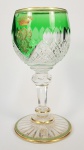 BACCARAT -  MARQUÊS DE TRÊS RIOS  JOAQUIM EGYDIO DE SOUZA ARANHA (1821-1893)  LINDA TAÇA EM CRISTAL  DOUBLE VERDE E TRANLÚCIDO PARA VINHO BRANCO DA MANUFATURA DE BACCARAT PERTENCENTE AO SERVIÇO DE JOAQUIM EGYDIO DE SOUZA ARANHA, O MARQUÊS DE TRÊS RIOS. LAPIDAÇÃO GEOMÉTRICA COM FRISOS EM VERDE E OURO E RESERVA COM AS INICIAIS TR SOB CORONEL DE CONDE. EXEMPLARES DESSE  LUXUOSO SERVIÇO ESTÃO REPRESENTADO NAS PAGINAS 350 A 355 DO LIVRO O CRISTAL NO IMPÉRIO DO BRASIL DE GJORGE GETÚLIO VEIA ET AL. AS PORCELANAS E CRISTAIS DO MARQUÊS DE TRÊS RIOS SÃO PROVAVELMENTE AS MAIS MAGNIFICENTES PRODUZIDAS ENTRE OS NOBRES BRASILEIROS NO SEC. XIX. FRANÇA, SEC. XIX. 12,5 CM DE ALTURA (BICADO NA BORDA).NOTA: (1821-1893), primeiro e único BARÃO, CONDE E MARQUÊS DE TRÊS RIOS. No ano de seu casamento passou o casal a residir na Capital da Província. O Marquês foi Provedor da Santa Casa de Misericórdia de São Paulo.Fez generosos donativos às instituições de caridade.Foi Presidente da Companhia Paulista, construtora da Estrada de Ferro Jundiaí a Campinas.Foi também um dos fundadores do Banco Comércio e Indústria de São Paulo.Membro proeminente do Partido Liberal, o qual chefiou, foi eleito por diversas vezes deputado provincial por São Paulo, tendo ocupado em três períodos a Presidência da Província. Filho de Francisco Egídio de Sousa Aranha e de sua prima Maria Luzia de Sousa Aranha, Viscondessa de Campinas, Casou-se em primeiras núpcias, em 30 de novembro de 1842, com Ana Francisca de Pontes(viúva do capitão Antônio José da Silva), nascida em Campinas, em 1822 onde faleceu em 16 de agosto de 1875,sendo filha de José Pereira de Pontes e Cecília Barbosa de Almeida. O Solar do Marquês de Três Rios, na cidade de São Paulo, foi onde recebeu a família imperial ,o Conde d'Eu, a Princesa Isabel e três filhos que hospedou. Construído entre os anos de 1850 e 1860, posteriormente,foi adaptado como sede da Escola Politécnica da Universidade de São Paulo, em 1894.Em Campinas, no Solar do Largo da Catedral, foram recebidos, em ocasiões diferentes o IMPERADOR DOM PEDRO II a PRINCESA IMPERIAL D. ISABEL DE BRAGANÇA, também o CONDE DEU e os filhos do casal (em 1884). Nessa mesma viagem hospedou a Princesa Isabel e sua família na Fazenda Santa Gertrudes.