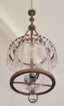 BACCARAT - FAUSTOSO LUSTRE QUE GUARNECE OS APOSENTOS DO MARQUÊS DE TRÊS RIOS NO PALACETE SEDE DA FAZENDA SANTA GERTRUDES. CONSTITUIDO DE GRANDE CÚPULA EM CRISTAL REMATADA NA PARTE INFERIOR POR PINGENTES. MAGNÍFICO E ELEGANTE! FRANÇA, SEC. XIX