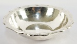 BELO BOWL EM PRATA DE LEI BATIDA TEOR 925. BORDA RECORTADA. SEC. XIX/XX. 20 CM DE DIAMETRO. 255 G