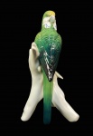 KARLS ENS  - LINDA ESCULTURA EM PORCELANA DE KARLS ENS REPRESENTANDO FIGURA DE  PÁSSARO PISCITÁCIO. ALEMANHA, INICIO DO SEC. XX. 18 CM DE ALTURA