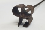 CONDE EDUARDO PRATES - MARCADOR DE GADO EM FERRO COM MARCA EM FEITIO DE EP. PEGA EM MADEIRA. MARCA POSSESSÓRIA DE EDUARDO DA SILVA PRATES, O MARQUÊS DE TRÊS RIOS. DEC. 1890.