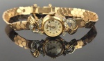 TECHNOS -  LINDO RELOGIO DE PULSO EM OURO 18K COM CRAVAÇÃO DE DIAMANTES. DOTADO DE FECHO DE SEGURANÇA. 18,5 CM DE COMPRIMENTO. 20,6 G (PESO TOTAL). (ATENÇÃO OS LOTES DE JÓIAS NÃO PERTENCEM AO ACERVO SÃO DE OUTRO COMITENTE  E POR ESSE MOTIVO NÃO SERÃO DEMONSTRADOS NA EXPOSIÇÃO DA FAZENDA SANTA GERTRUDES INFORMAÇÕES COM O ESCRITÓRIO DA DARGENT)