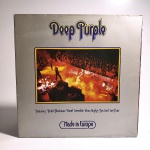 Vinil Deep Purple: made in europe. Produto Original. Gravadora Purple. Fabricado e distribuído pela Odeon Fonográfica Industrial e Eletrônica Ltda.. 1976. Capa (escurecida, com pontos de oxidação e desgastes do material)/contracapa (com pontos de oxidação, escurecida e com desgastes do material) em regular estado de conservação, manchas/pontos de oxidação, marcação do disco, com sinais de uso, manuseio e desgastes. Disco com riscos, mesmo que superficiais, podem ocasionar algum nível de ruído na audição. Selo fonográfico com oxidações. Não contém encarte  Lado A 3 faixas. Lado B 2 faixas.