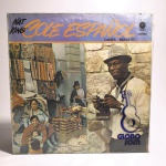 Vinil Nat King: Cole Español - Canta Boleros. Produto Original. Gravadora Capitol. Fabricado e distribuído por Emi-Odeon Fonográfica Industrial e Eletrônica Ltda. 1972. Capa (escurecida, com pontos de oxidação e desgastes do material)/contracapa (com pontos de oxidação, escurecida e com desgastes do material) em regular estado de conservação, manchas/pontos de oxidação, marcação do disco, com sinais de uso, manuseio e desgastes. Contém plástico de proteção do disco. Disco com riscos, mesmo que superficiais, podem ocasionar algum nível de ruído na audição. Não contém encarte. Lado A 6 faixas. Lado B 5 faixas.
