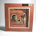Vinil Mario Lanza: Quando eu te amei. Produto Original. Gravadora RCA Victor. Fabricado e distribuído por RCA Victor Radio S/a. Capa (escurecida, com pontos de oxidação e desgastes do material)/contracapa (com pontos de oxidação, escurecida e com desgastes do material) em regular estado de conservação, manchas/pontos de oxidação, marcação do disco, com sinais de uso, manuseio e desgastes. Disco com riscos, mesmo que superficiais, podem ocasionar algum nível de ruído na audição. Não contém encarte. Lado A 3 faixas. Lado B 2 faixas.