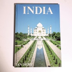 India. Ian Digby. Idioma: Inglês. Barcelona. Editora Colour Library International. Capa dura. Livro em regular estado de conservação. Miolo levemente amarelado. Não possui grifo ou rasura.