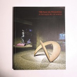 100 Anos da Pinacoteca; a formação de um acervo. Pinacoteca. Idioma: Português. São Paulo, 2005. Editoras Fiesp, Sesi, Senai e Irs. 136 páginas. Brochura. Livro em bom estado de conservação. Não possui grifo ou rasura