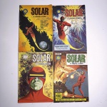 Hq 1: Solar, o Homem-Átomo; versus primus - a terrível criatura do centro da Terra. O herói 17 Ebal. 1967. Editora Brasil-América Limitada. Idioma: Português. Revista em regular estado de conservação. Lombada com abertura. Contra capa com rasgos nas extremidades. Possui anotações e rasuras na capa.Hq 2: Solar, o Homem-Átomo. O Herói 11 Ebal. 1967. Editora Brasil-América Limitada. Idioma: Português. Revista em regular estado de conservação.Hq 3: Solar, o Homem-Átomo; O toque de Midas de Solar. O Herói 9 Ebal. 1967. Editora Brasil-América Limitada. Idioma: Português. A revista possui algumas irregularidades. Possui anotações e rasuras na capa; lombada e base da capa e contracapa com desgastes e pequenos rasgos.Hq 4: Solar, o Homem-Átomo; entre satélites flamejantes, Solar luta para salvar a Terra da destruição ígnea. O Herói 13 Ebal. 1967. Editora Brasil-América Limitada. Idioma: Português. Revista em regular estado de conservação. Possui anotações e rasuras na capa. Revistas de histórias em quadrinhos usadas, podendo apresentar: marcas de uso, manuseio e desgastes devido a ação do tempo; escurecimento devido à oxidação; anotações, rasuras e grifo e pontos de oxidação.
