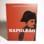 Napoleão: Museu de Arte Brasileira. Fundação Armando Alvares Penteado. Idioma: Português. São Paulo, 2003. Editora Museu de Arte Brasileira. 342 páginas. Capa dura. Livro em regular estado de conservação. Corte com leves marcas de manuseio. Miolo levemente amarelado. Não possui grifo ou rasura.