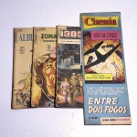 Hq 1: Album Gigante. N15. 1965. Editora Ebal. Idioma: Português. Revista em regular estado de conservação. Rasuras na capa; lombada desgastada e com pequeno rasgo na base.Hq 2: Zona Perigosa; Sensacional Aventura de Battler Britton. N22. 1965. Editora Ebal. Idioma: Português. Revista em regular estado de conservação. Lombada com rasgo e desgastes; capa desgastada; rasuras na capa e primeira folha.Hq 3: O Mundo Perdido; Cinemin. N18. 1961. Editora Ebal. Idioma: Português. Revista em regular estado de conservação. Desgastes e rasuras na capa; desgastes e rasgos na lombada e na contracapa.Hq 4: Cinemin; Ases do Espaço. N6. 1964. Editora Ebal. Idioma: Português. Revista em regular estado de conservação. Rasura na capa e na contracapa. Capa com desgastes.Revistas de histórias em quadrinhos usadas, podendo apresentar: marcas de uso, manuseio e desgastes devido a ação do tempo; escurecimento devido à oxidação; anotações, rasuras e grifo e pontos de oxidação.