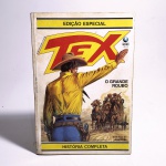 Tex; O Grande roubo - edição especial - História completa. Luigi Bonelli e Galep. Idioma: Português. Itália, 1993. Editora Sergio Bonelli. 242 páginas. Brochura. Livro em regular estado de conservação. Corte escurecido com oxidações. Capa, contracapa e lombada com marcas de manuseio e oxidações. Miolo com manchas de oxidação. Não possui grifo ou rasura.