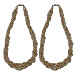 BIJUTERIAS, Dois colares torssaide com cinco voltas, com contas em plástico rígido, com fecho em metal dourado. Medida: 43cm.