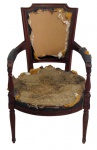 MOBILIARIO, Poltrona em madeira, assento e encosto estofado no estado. Med.: 92x56x56cm.