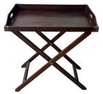 MOBILIARIO, Mesa para chá em madeira, pernas em X, bandeja retangular removível, guarnições em metal, desmontável. Med.: 86x76x45,5cm.