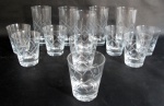 HERING, Lote composto 13 copos em cristal translucido, lapidado por losango e esferas em baixo relevo, sendo: A) 5 para água (14x7cm) e B) 8 para refresco (9x7,5cm).