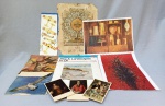 QUADROS E AFINS, dez (10) itens: 1 livreto SEA & LANDSCAPES IN OIL, Vernon Kerr, brochura, 32 páginas, fartamente ilustrado; 5 litos coloridas retratando pinturas variadas, três no formato de cartão postal; 3 recortes de livros ou revistas, dois deles colados (no estado); 1 recorte de caixa de aeromodelismo, medindo a maior peça 37 x 28 cm, vide foto.