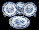 ROYAL WESSEX, Inglaterra, Seis pratos para sobremesa confeccionados em faiança vitrificada com pintura de flores e folhagens, paisagem e cavalheiros na tonalidade azul. Med.: 17cm.