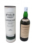 BEBIDAS, Whisky Escocês Laphroaig 10 anos, 1l, acondicionado a caixa com marcas do tempo, sem garantia de integridade do liquido.