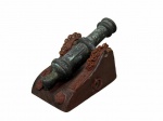 ESCULTURAS, Miniatura de tanque em bronze, apoiado sobre base em madeira, com guarnições em ferro (oxidado), placa com inscrições: CANON DE SITIO, SIGLO XVI. Med.: 5,5x10x4,5cm.