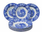 WOOD'S WARE, Enoch Wood's, Inglaterra, Nove pratos fundos em faiança inglesa vitrificada com pintura de flores, folhagens e fazenda na tonalidade azul. 2 com pequenas marcas do tempo. Med.: 23cm.