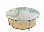 MOBILIARIO, Mesa de centro, design moderno, com estrutura em metal prateado, 2 estágios, sendo 1 em madeira e 1 em vidro translucido. Med.: 100x100cm. Retirada agendada no Rio Comprido - RJ.