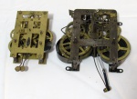 RELÓGIOS, Sucata de relojoeiro, duas máquinas de relógio, sendo: A) 1 ANSONIA CLOCK (11x6,5cm) e B) 1 WATERB CLOCK (14x14cm), sem garantia de funcionamento, ideal para montagem e reposição de relógios.