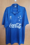 Camisa Ronaldo Fenômeno 1993 Cruzeiro #9 Original. Camisa Preparada para Jogo Original da Época, Temporada 1993. Modelo #9 Usado pelo Fenômeno no início da carreira, Número e Patrocínio Pintados. Tamanho G. Ótimo Estado.