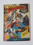 Superman N.26 (1a Serie) Ano 1949 Original Ebal. Regular/Bom Estado de Conservação. Obs: Possui assinaturas e carimbos da capa. Microfuro e pequena marca de traça na borda