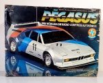 Brinquedos Estrela - Carro Pégasus anos 80, completo, todo original com manual e caixa, ambos em bom estado de conservação. Funcionamento está ok.Obs:Item que fazia parte do acervo de um grande colecionador e agora está disponivel para venda nesse leilão.