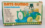 Brinquedos Estrela - Bate Bumbo o carro batucada anos 80, apresenta bom estado de conservação e está em funcionamento. acompanha caixa que apesar do tempo permanece íntegra. Obs:Item que fazia parte do acervo de um grande colecionador e agora está disponivel para venda nesse leilão.