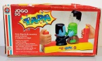 Brinquedos Estrela -Jogo do Tapa Certo anos 90, bom estado de conservação, acompanha a caixa com poucas avarias. Obs:Item que fazia parte do acervo de um grande colecionador e agora está disponivel para venda nesse leilão.