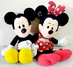 Disney - Casal Mickey & Minnie pelúcia colecionável,bonecos grandes,  ambos com aproximadamente 40 cm. de altura, apresentam bom estado.Obs:Item que fazia parte do acervo de um grande colecionador e agora está disponivel para venda nesse leilão.