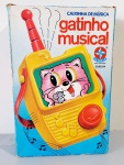 Brinquedos Estrela - Antigo Gatinho Musical, caixinha de música da Estrela, está na caixa e apresenta bom estado de conservação e funciona perfeitamente. Obs:Item que fazia parte do acervo de um grande colecionador e agora está disponivel para venda nesse leilão.