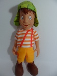 Boneco Chaves de vinil e pano, está em bom estado de conservação e mede aproximadamente 50 cm. de altura.
