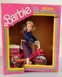 Barbie Ciclista Estrela anos 80, acompanha caixa original em bom estado, porém com três cortes na caixa.