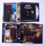 Laser disc - 13 álbuns  Mozart  Symphony  Requiem  Serenade e Clarinet Quintet.