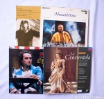 Laser disc -  4 álbuns, total de 8 discos: Britten  Peter Grimes; Viena State Opera  Kovanshchina; Andrea Chénier; Rossini  La Cenerentola.