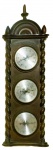 Barômetro alemão, caixa de madeira, alt. 50 cm. Estimativa R$ 80,00/ R$ 160,00