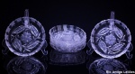 Seis pratinhos fundo de cristal lapidado com folhas e flor fosqueada, med. 3 x 15 cm.