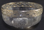 BACCARAT - LINDO BOWL EM CRISTAL LAPIDADO COM GUARNIÇÃO EM PRATA DE LEI CABEÇA DE MINERVA. A BORDA TEM CAPRICHADOS RAMOS DE LOURO COM SEUS FRUTOS (MUITO SEMELHANTES A RAMOS DE CAFÉ E PROVAVELMENTE POR ISSO MUITO RECORRENTE EM OBJETOS DAS FAMÍLIAS QUE FIZERAM FORTUNA COM ESSE CULTIVO) A BASE TEM TAMBÉM UMA GUARNIÇÃO EM PRATA. FRANÇA, SEC. XIX. 22 X 12  CM