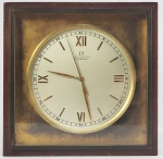 OMEGA  CHRONOMETRE - RARO DESKCLOCK COM MECANISMO DE CORDA PARA OITO DIAS. FABRICADO EM 1943  É EQUIPADO COM O FABULOSO CALIBRE 59-8D. UM RELOGIO COM PREÇO INTERNACIONAL. 14 X 14 CM 