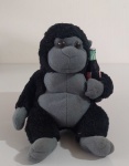 Coca-Cola Pelúcia - Bicho de Pelúcia Gorila Macaco com garrafa, mede aproximadamente 15 cm. de altura e apresenta bom estado de conservação.
