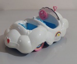 Carrinho dos Ursinhos Carinhosos Estrela, em plástico duro, está nos estado, faltando algumas peças.