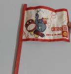 Promocional -  Bandeirinha de propaganda da Shell antigo elefantinho da marca, década de 1960. Medidas 20 cm de haste, e 10 x 7 cm bandeira.