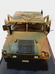 MAISTO Veiculo do exercito Humvee, escala 1:18 sem caixa, mas em bom estado de conservação, faltando apenas a arma que  fica fixadana  parte superior dianteira. Carro mede aproximadamente 25 cm. de comprimento.